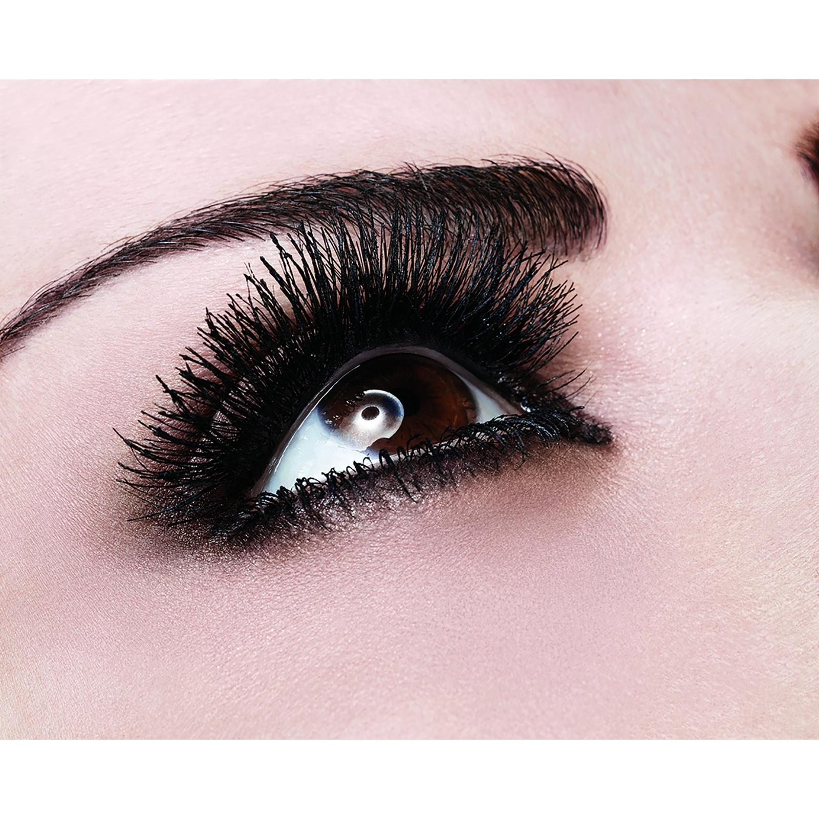 Voluminous Carbon Black Volume Building Mascara