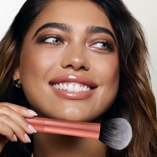 Real Techniques Ultra Plush Powder Face & Cheek Makeup Brush #6