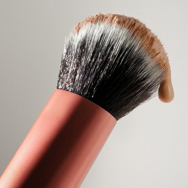 Real Techniques Expert Face Liquid and Cream Foundation Makeup Brush #7