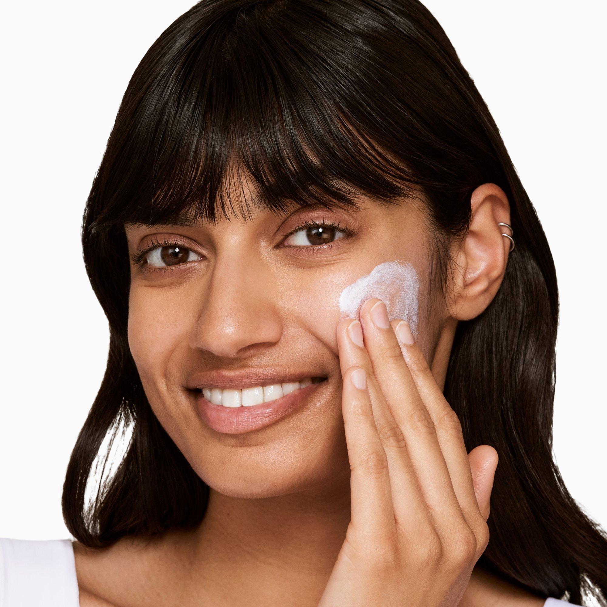 Минеральный солнцезащитный флюид для лица Clinique SPF 50 — фото 6