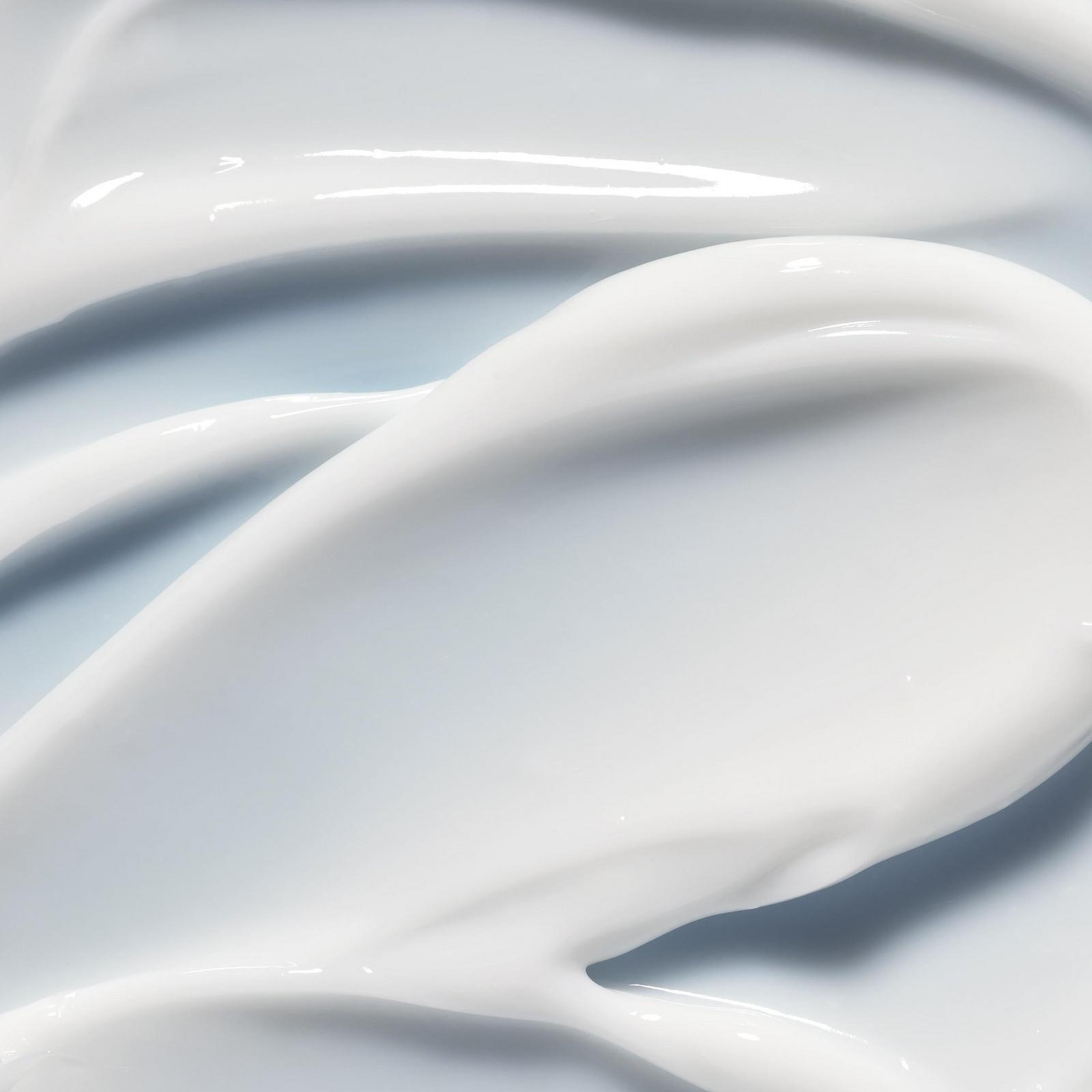 Holy Hydration! Illuminating Eye Cream