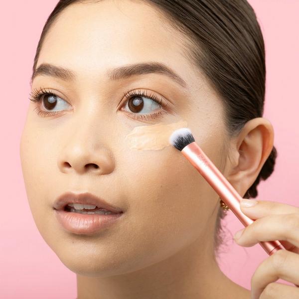 Real Techniques Expert Liquid and Cream Concealer Makeup Brush #4