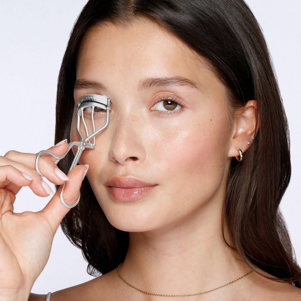 Eyelash curler for almond 2024 shaped eyes