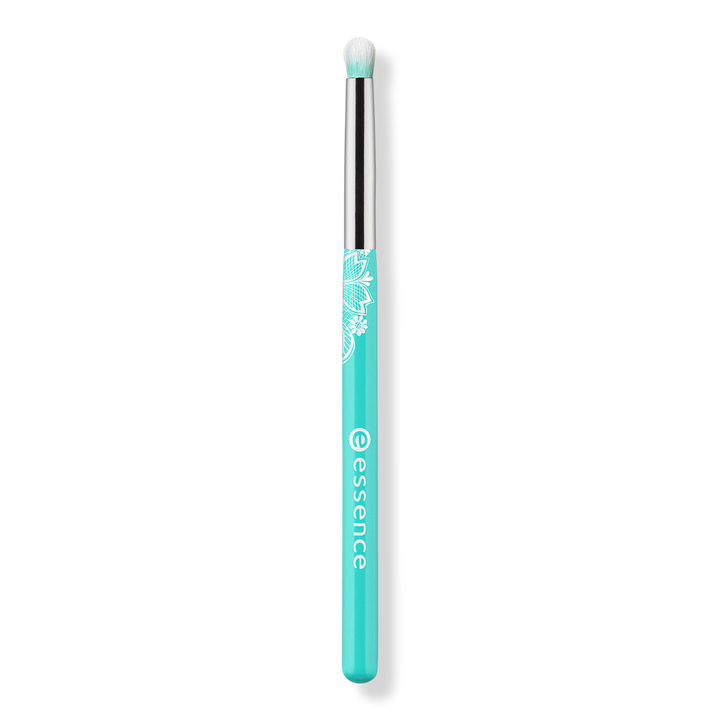 Essence Smokey Eyes Brush 1