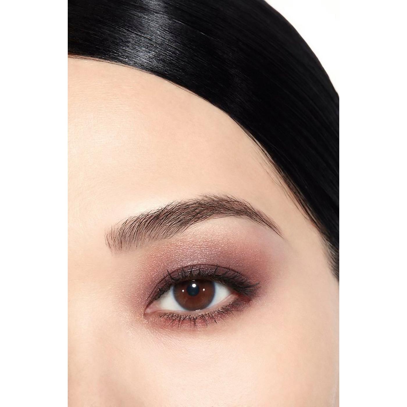 CHANEL - 226 TISSÉ RIVOLI LES 4 OMBRES Multi-Effect Quadra CHANEL - 226 TISSÉ RIVOLI LES 4 OMBRES Multi-Effect Quadra