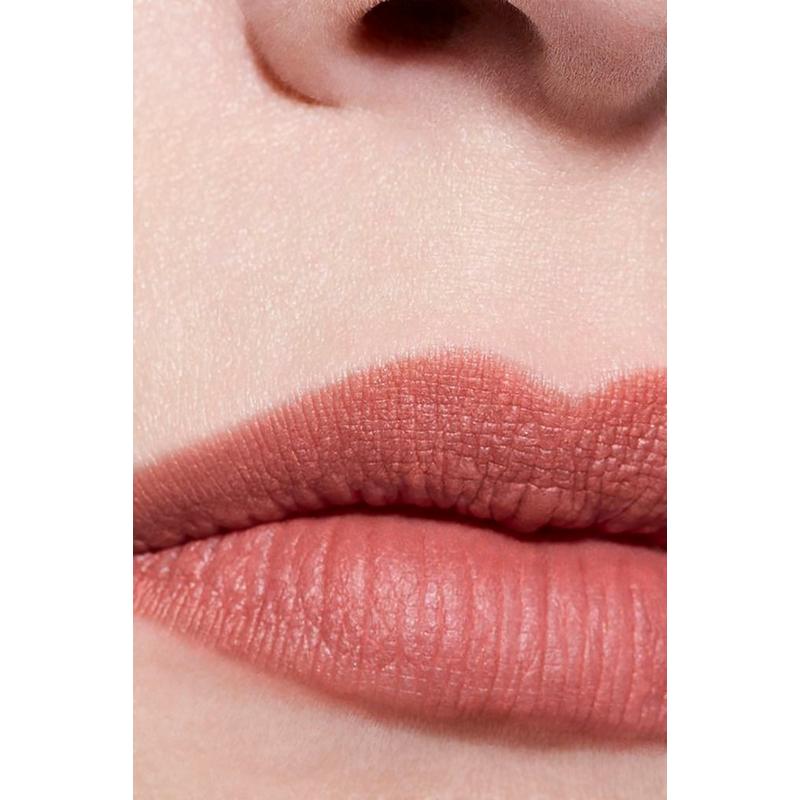 CHANEL - 62 Libre ROUGE ALLURE VELVET Luminous Matte Lip Colour