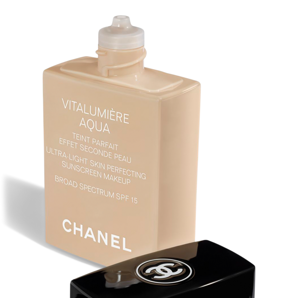 CHANEL Vitalumiere Aqua Ultra-Light Skin Perfecting Makeup SPF 15