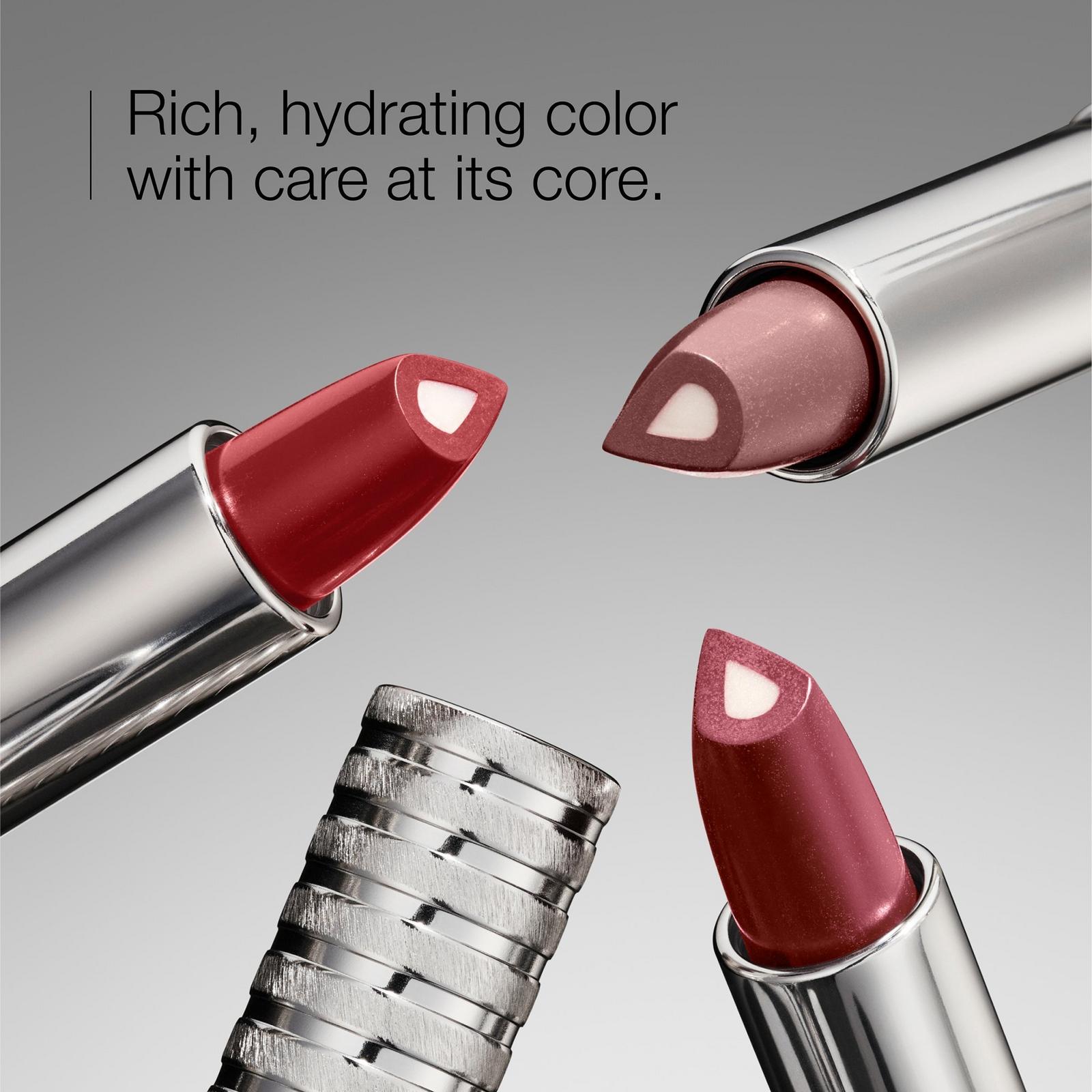 Dramatically Different Lipstick Shaping Lip Colour