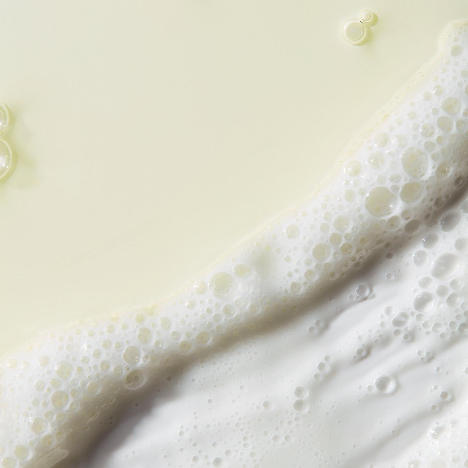 Smoothing Oil-to-foam Body Cleanser