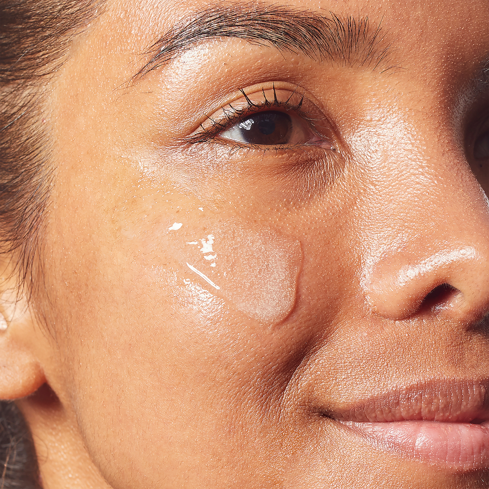 Clearly Corrective Brightening Exfoliating Daily Cleanser