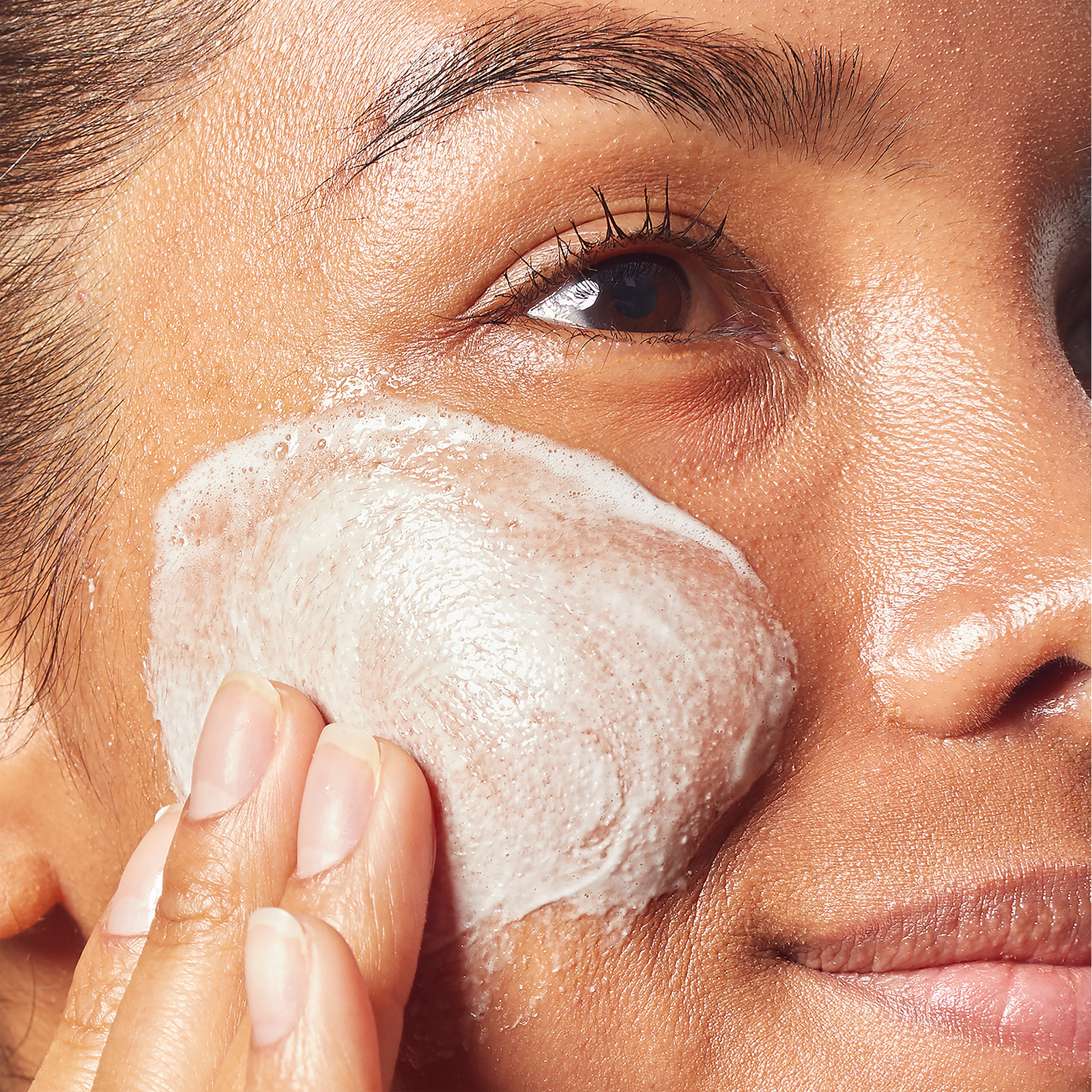 Clearly Corrective Brightening Exfoliating Daily Cleanser