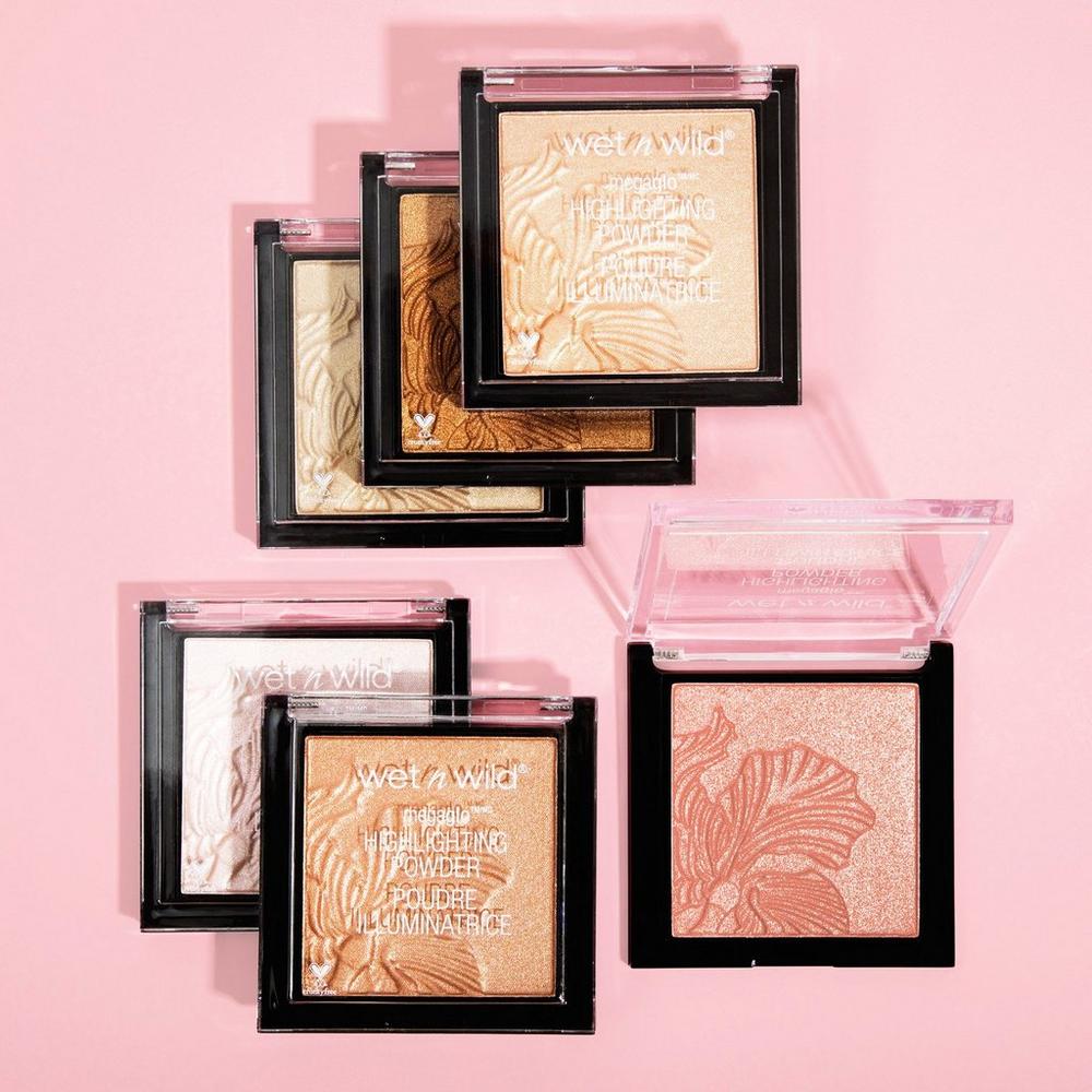 MegaGlo Highlighting Powder