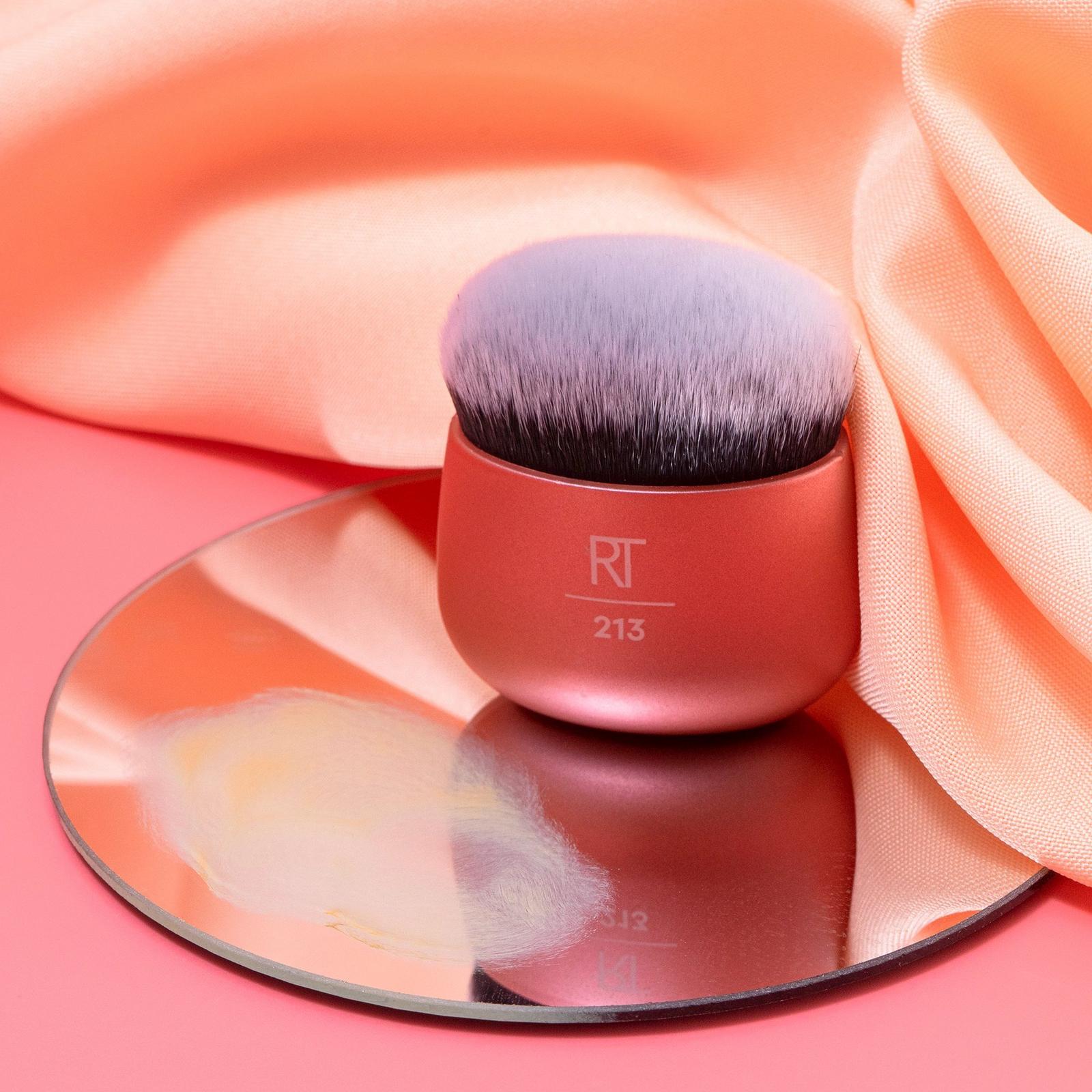 Kabuki Oval Foundation Makeup Blender