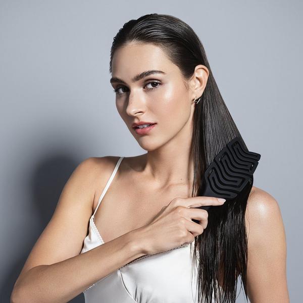 The Hair Edit Detangle & Massage Flexible Vent Brush #3