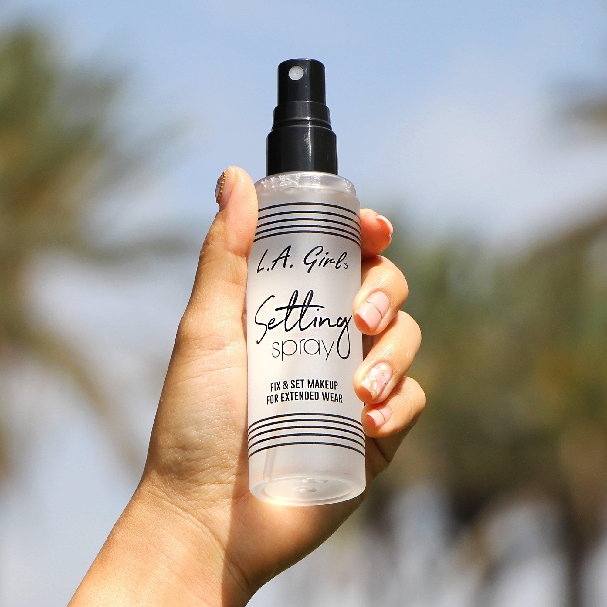 L.A. Girl Lock-In Setting Spray - Thumbnail 2