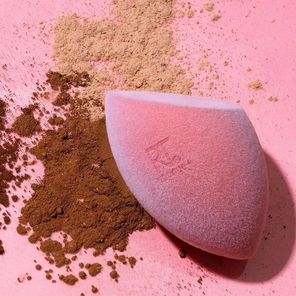 Real Techniques Miracle Powder Makeup Blending Sponge #3