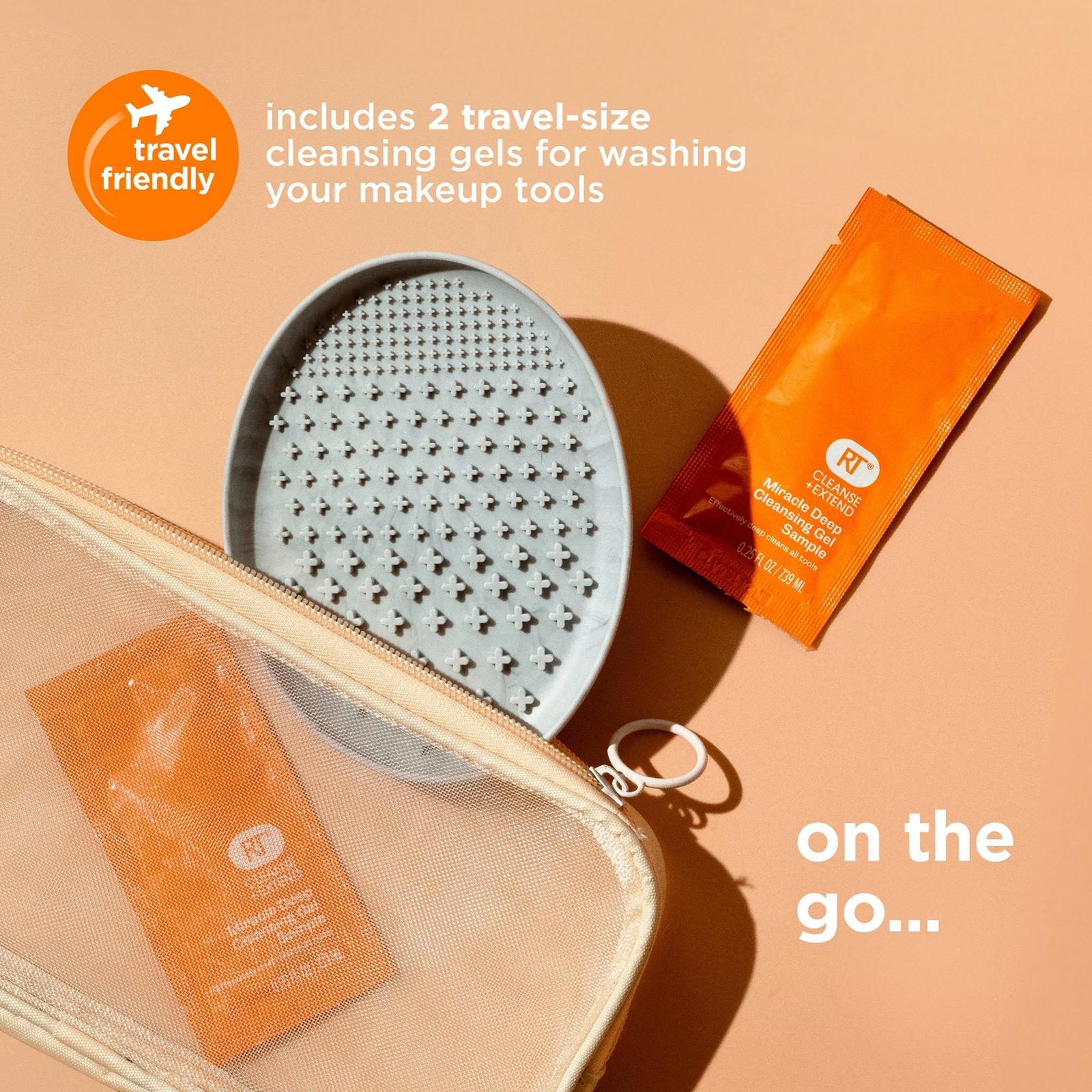 Handheld Textured Makeup Brush Cleansing Palette