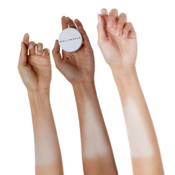 Well People Loose Superpowder Brightening Powder #3