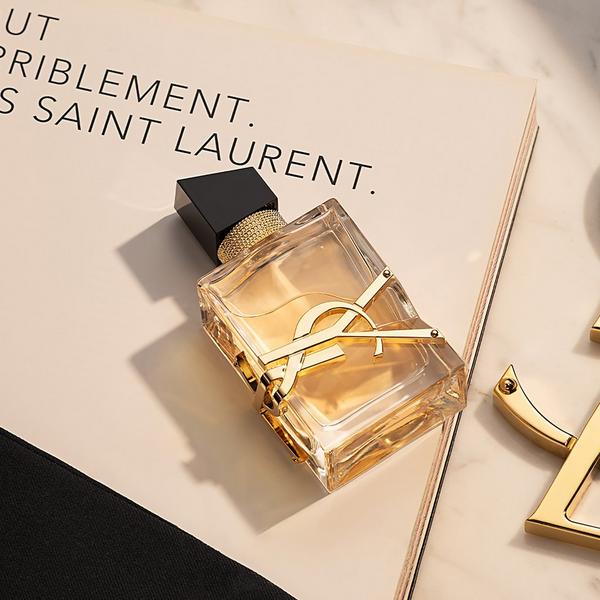 Agua de Perfume Libre 3