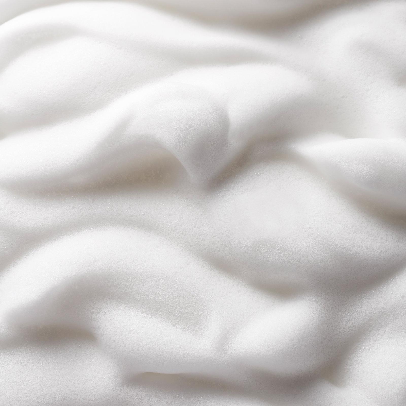 Style + Protect Weightless Volume Mousse