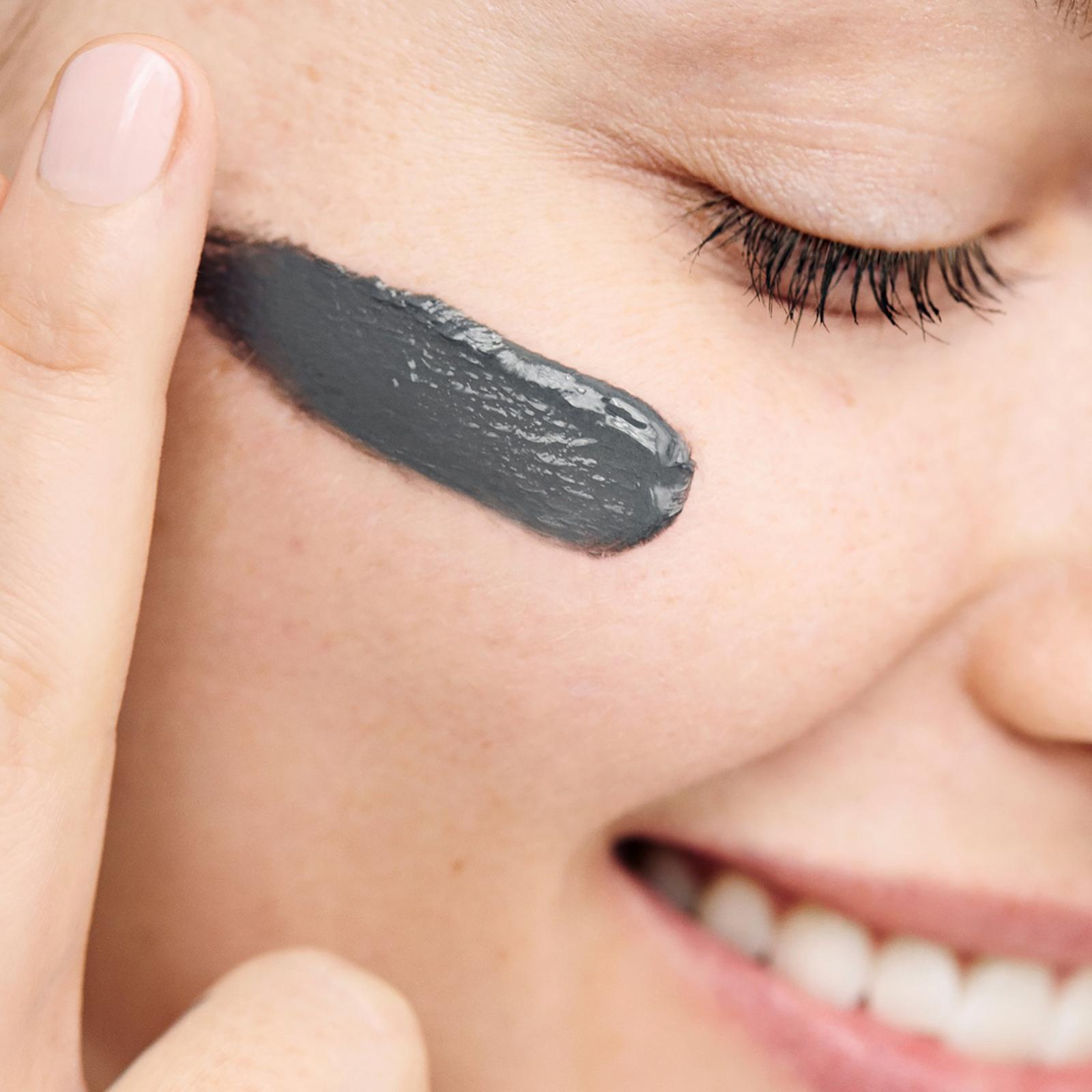 Mini Clear Improvement Active Charcoal Face Mask to Clear Pores