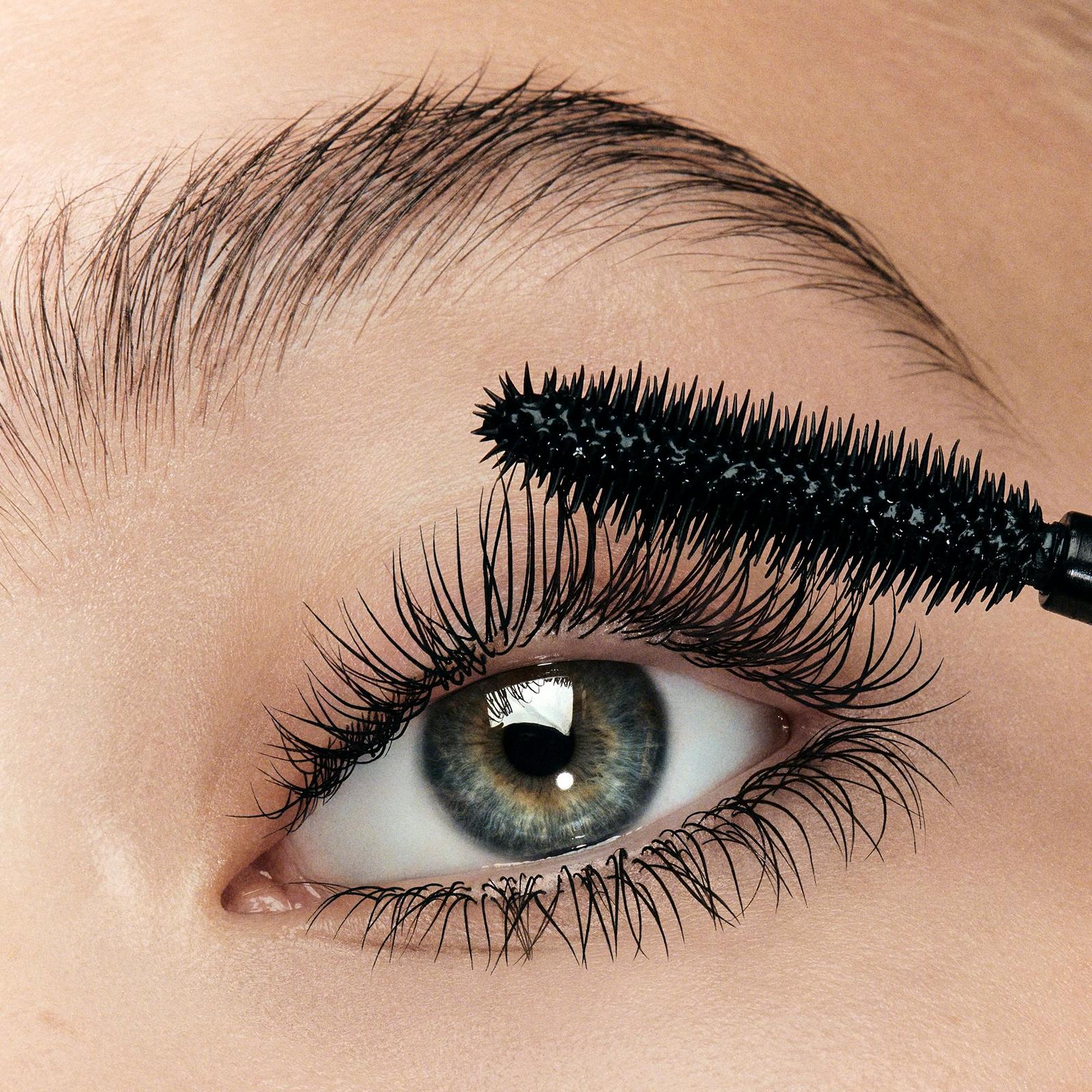 Lash It Loud Volumizing Mascara