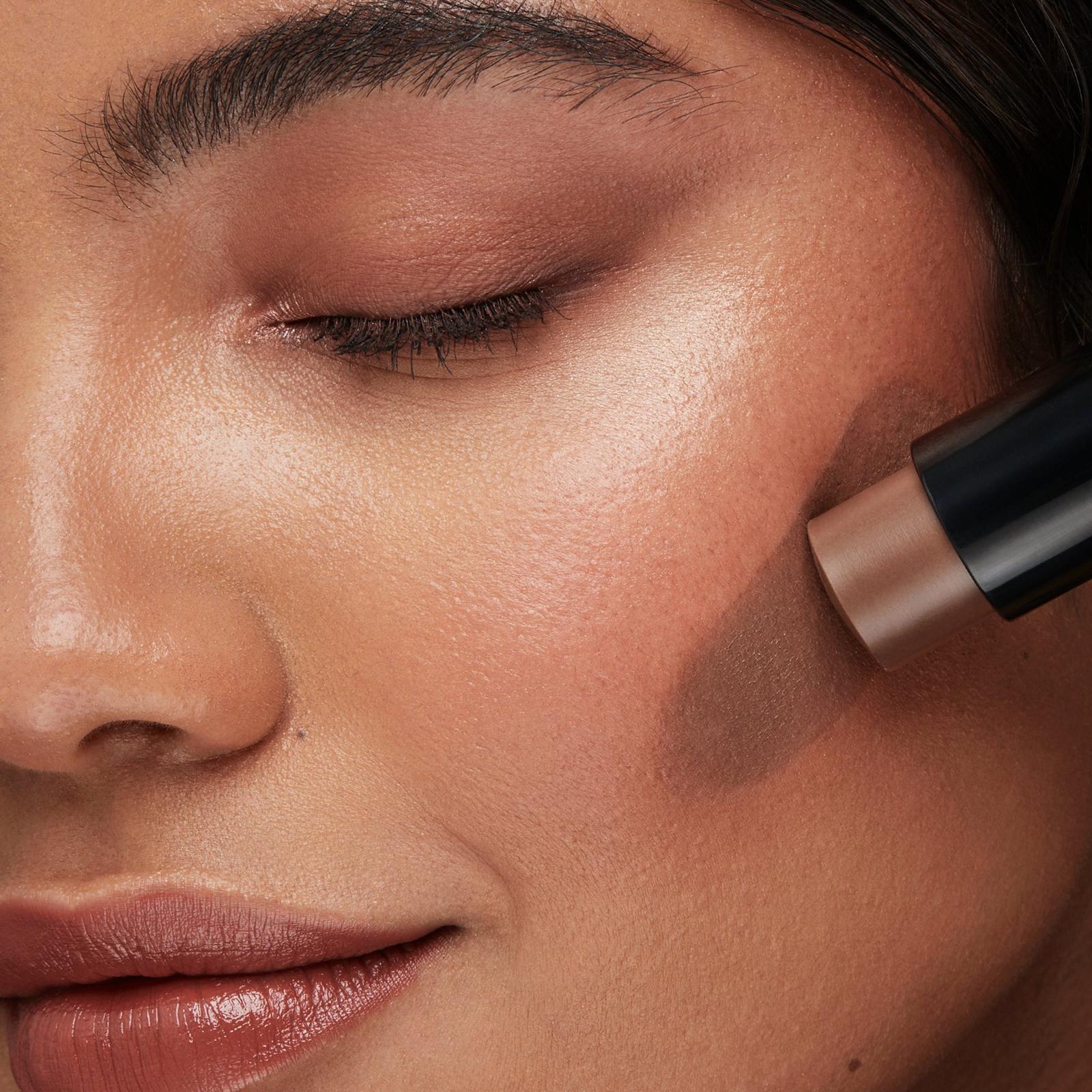 Sculpting Touch Creamy Stick Contour