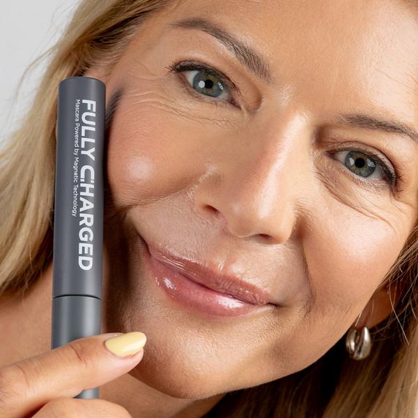 PÜR Fully Charged Mascara Powered by Magnetic Technology #6