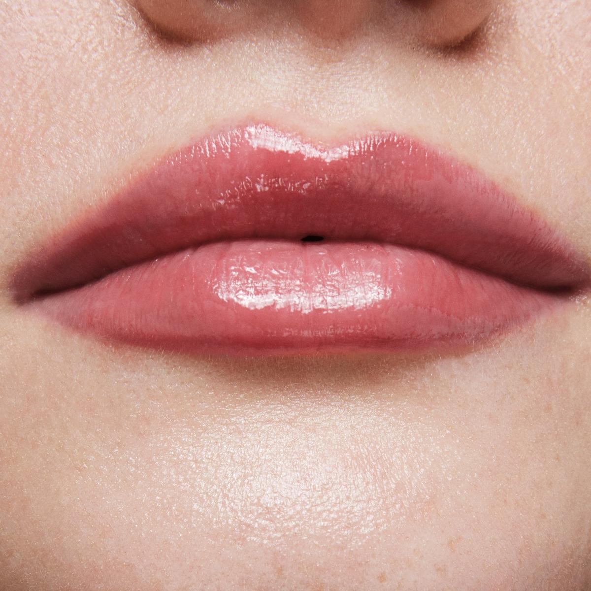 Plumping High-Shine Lip Glaze