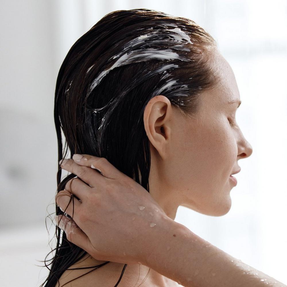 One Signature Conditioner - Moisturizes, Smooths + Softens Dry Hair