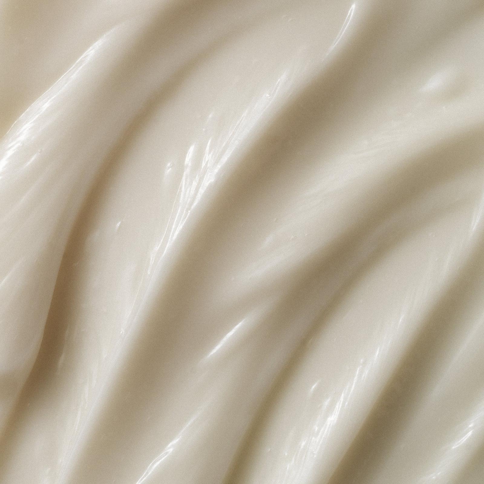 Strand Strengthening Reconstructive Moisture Mask for Dry Damaged Hair