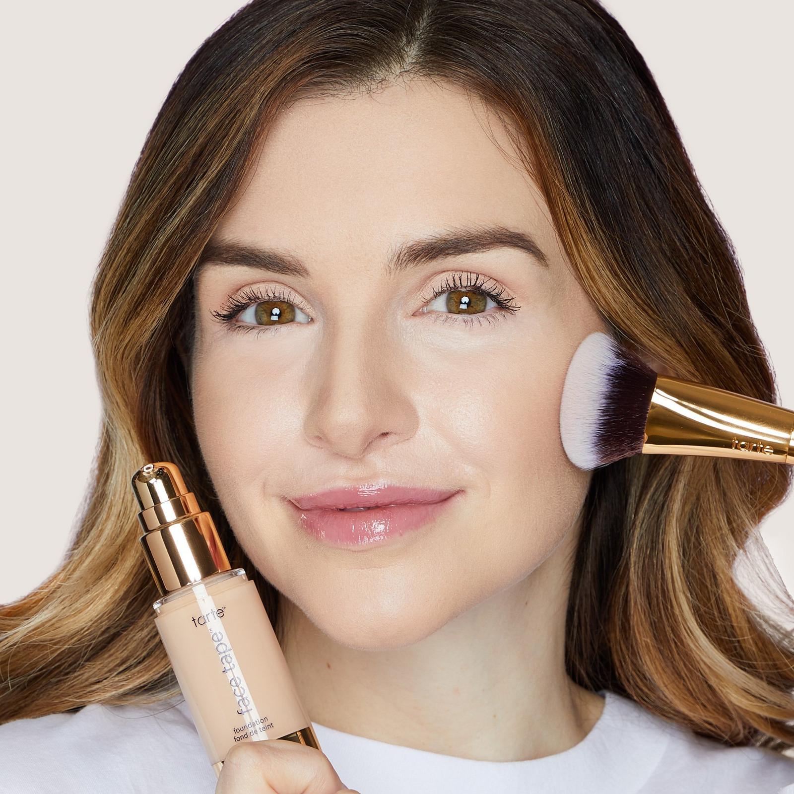 Face Tape Blurring Full Coverage Foundation Brush