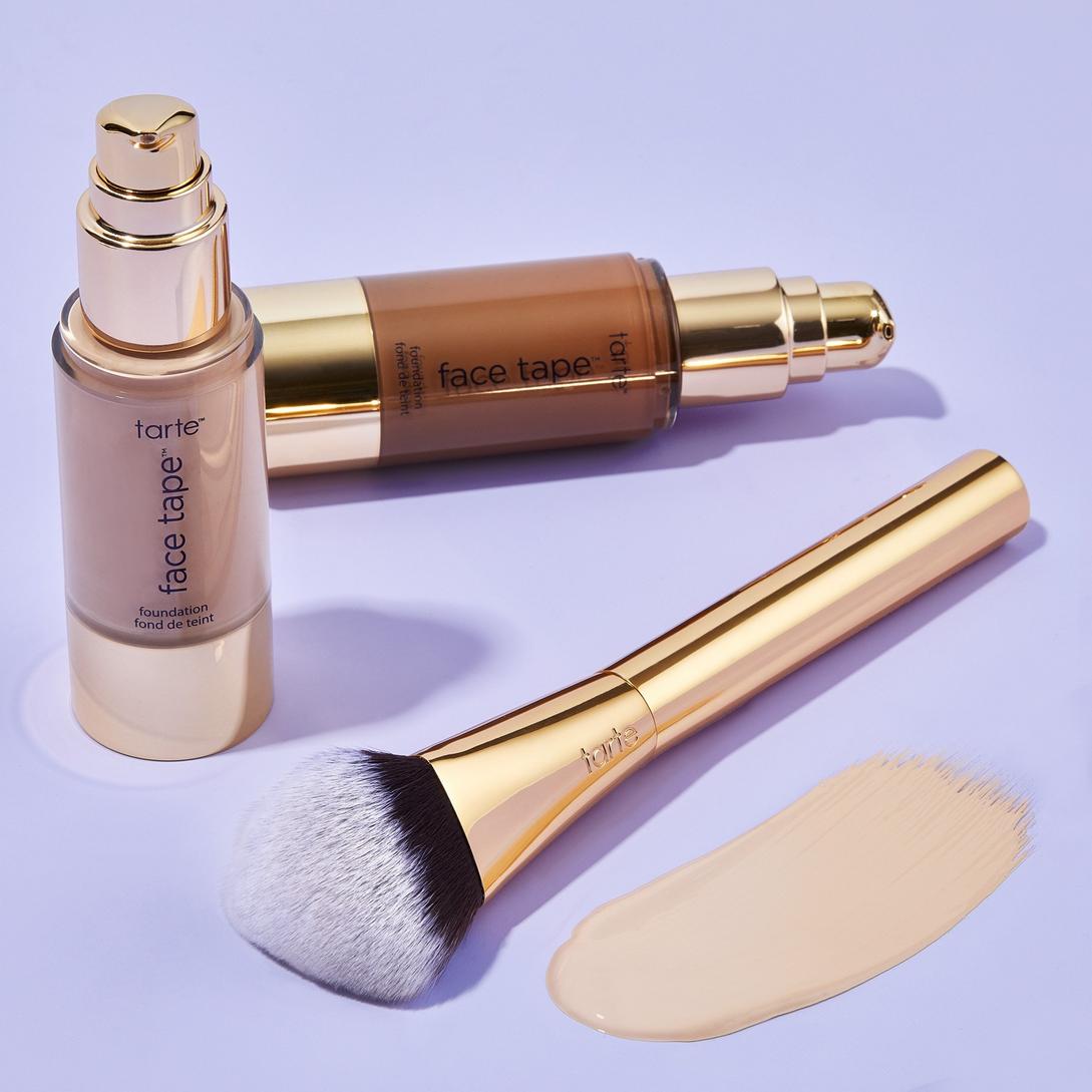 Face Tape Blurring Full Coverage Foundation Brush - Tarte | Ulta Beauty