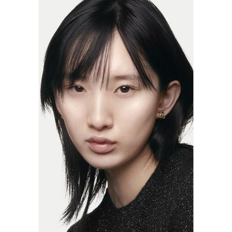 ほぼ未使用CHANEL ULTRA 01 30mlファンデ ULTRA LE TEINT Ultrawear all-day comfort flawless finish