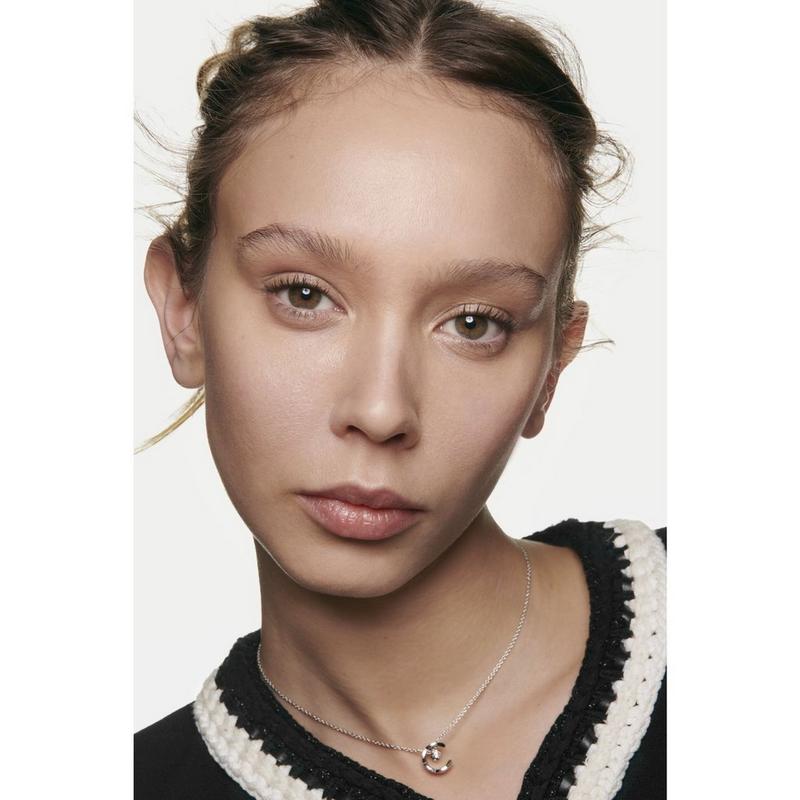 CHANEL - B30 N°1 DE CHANEL Revitalizing Foundation | Ulta Beauty