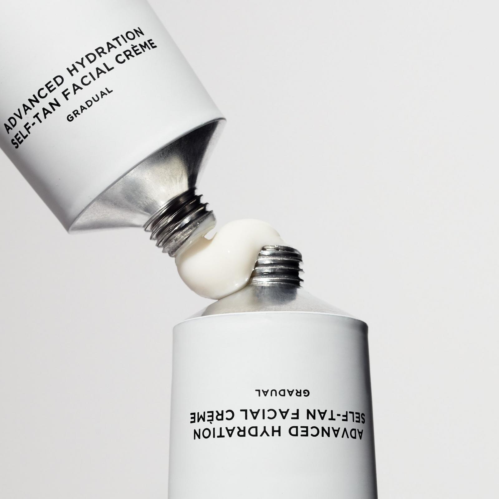 THE CRÈME - Advanced Hydration Gradual Self-Tan Facial Cream