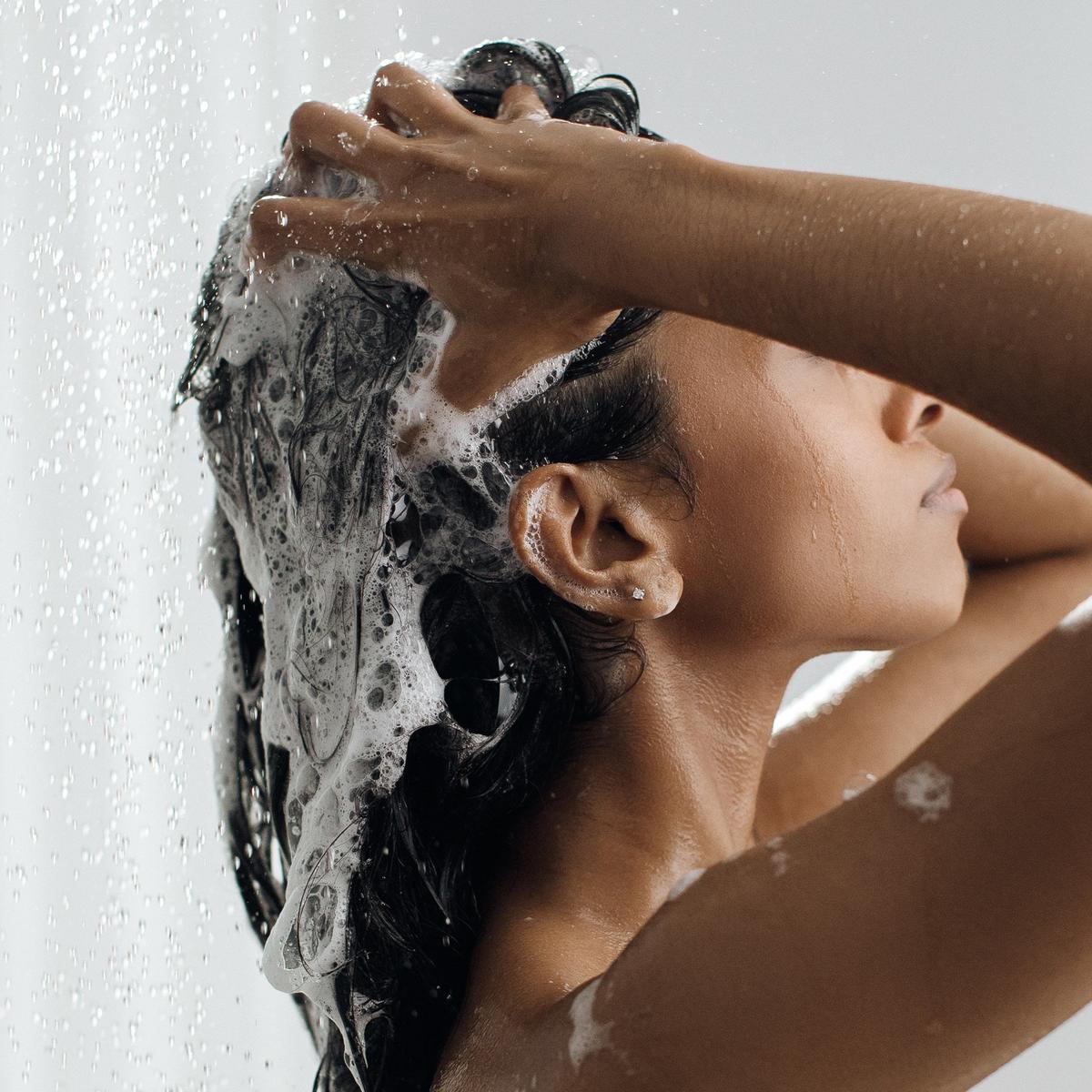 Deep Clean Clarifying Shampoo for Build Up, Dirt + Oil