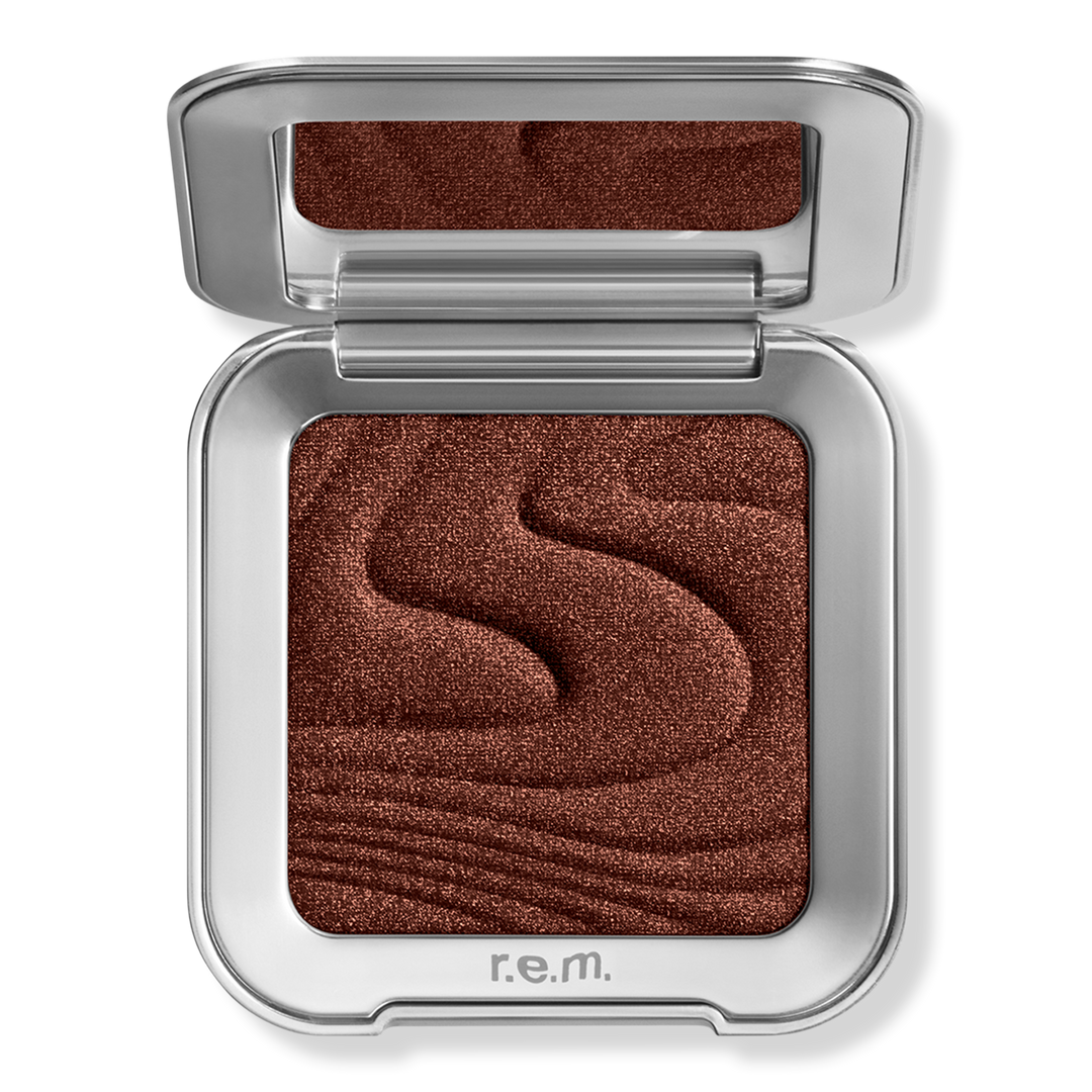 r.e.m. beauty Interstellar Highlighter Topper #1