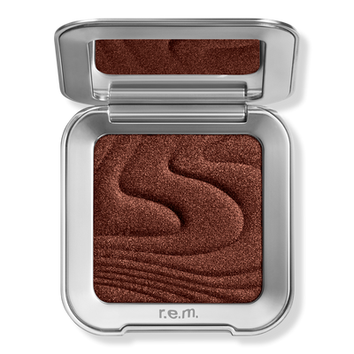 r.e.m. beauty Interstellar Highlighter Topper