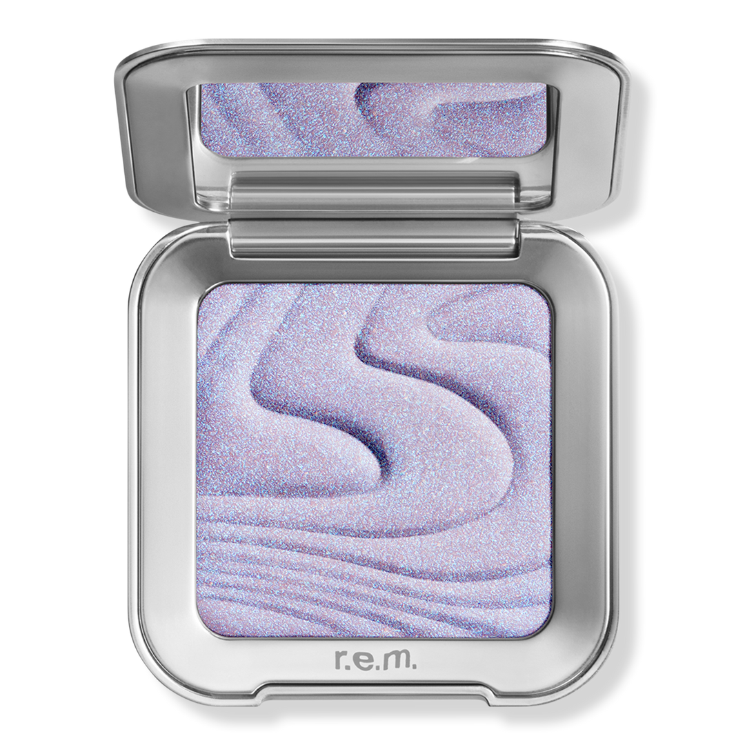 r.e.m. beauty Interstellar Highlighter Topper #1