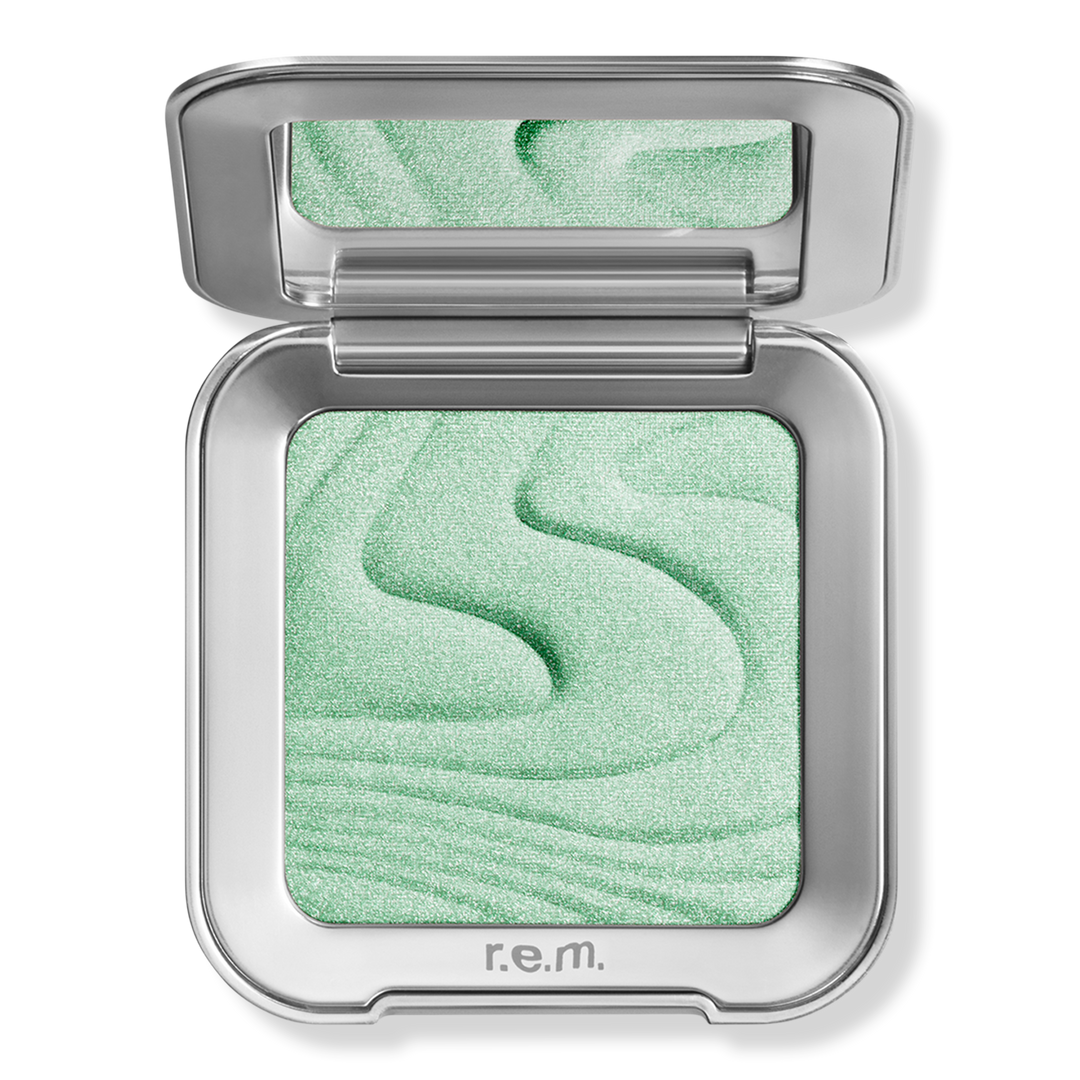 r.e.m. beauty Interstellar Highlighter Topper #1