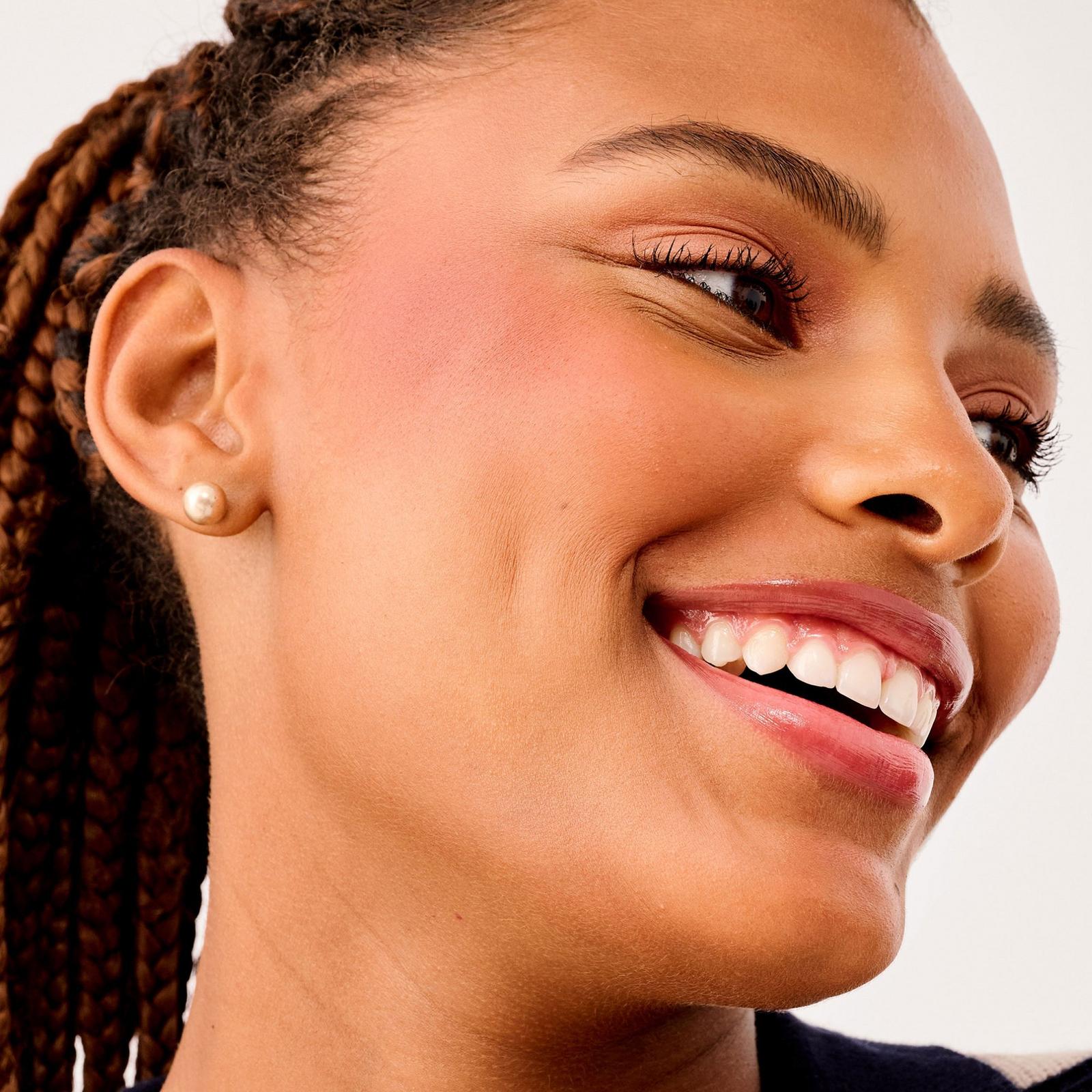 WANDERful World Silky-Soft Powder Blush