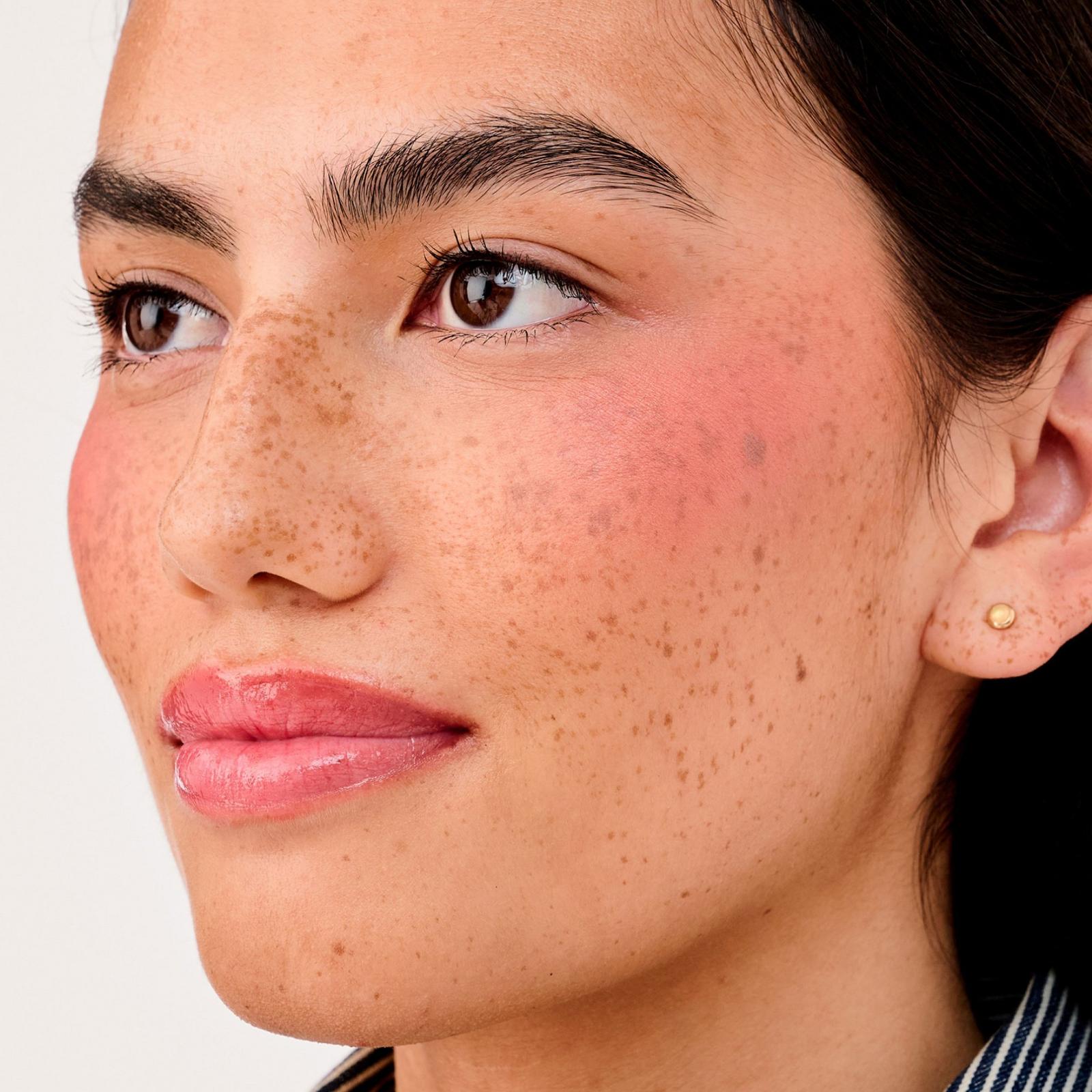 WANDERful World Silky-Soft Powder Blush