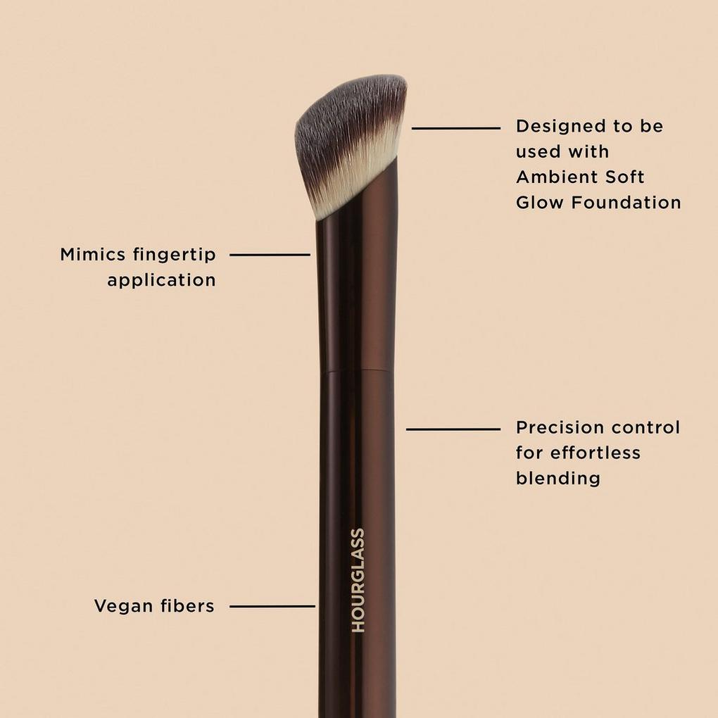 Bobbi Brown Deluxe Face Brush Blender Makeup Brush with Black Handle Travel  size