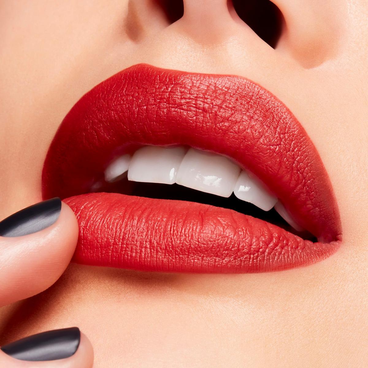 Powder Kiss Velvet Blur Slim Moisturizing Matte Lipstick