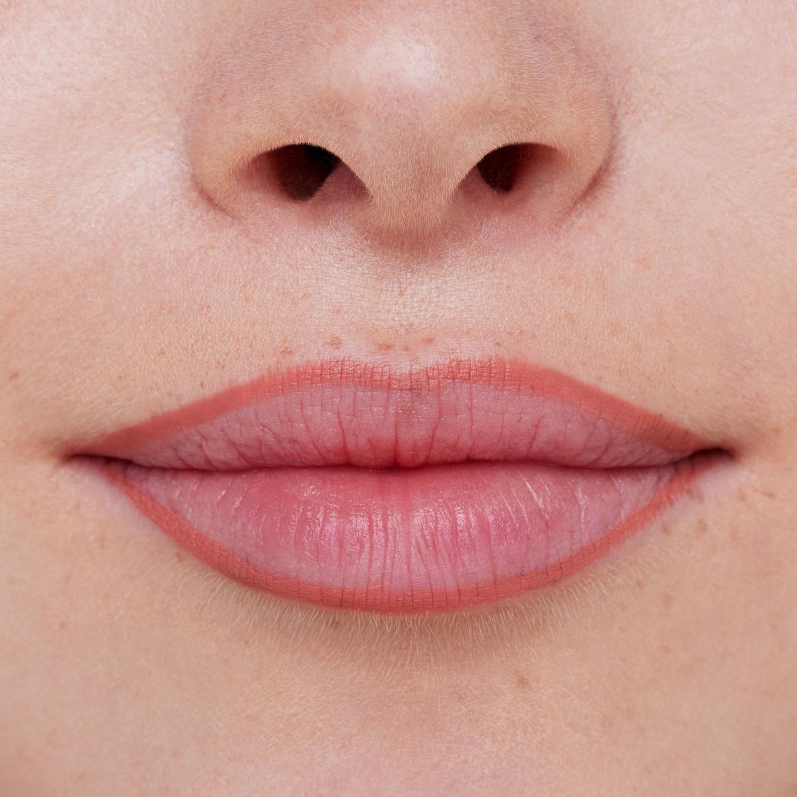 8H Matte Comfort Lipliner