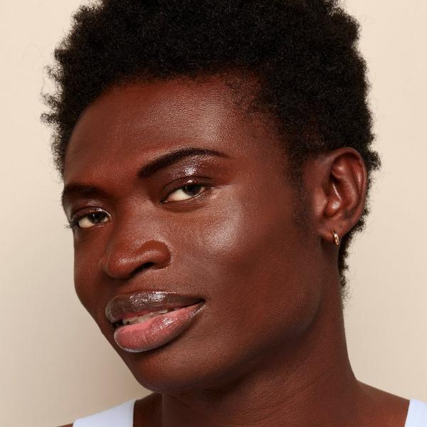 r.e.m. beauty Sweetener Foundation #4