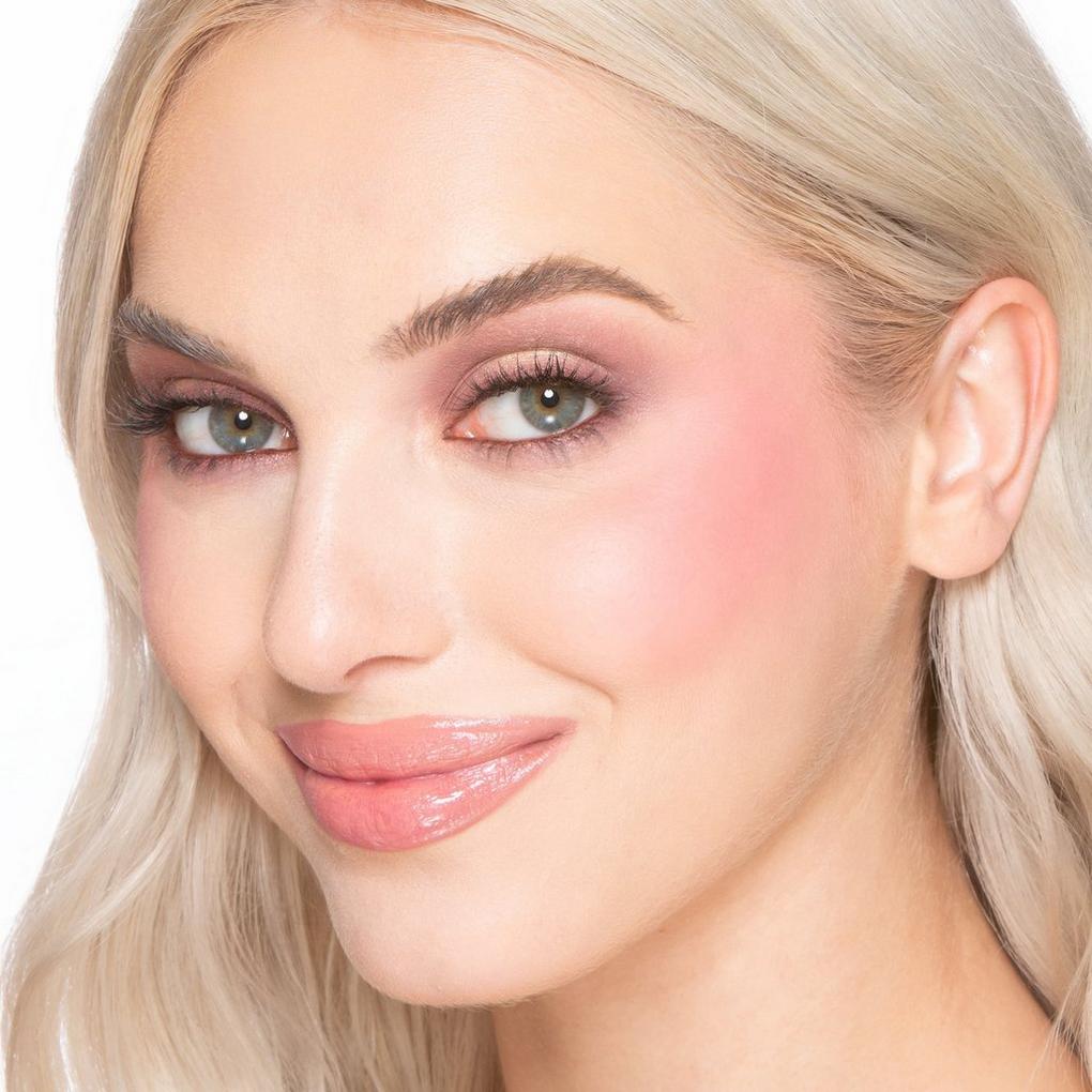 Crushing Hard on Chanel Pink Rubber Velvet Nail Colour - Makeup