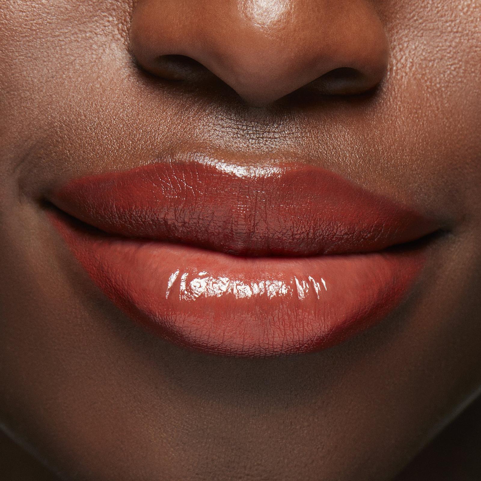 Chili's Crew Lustreglass Lipstick