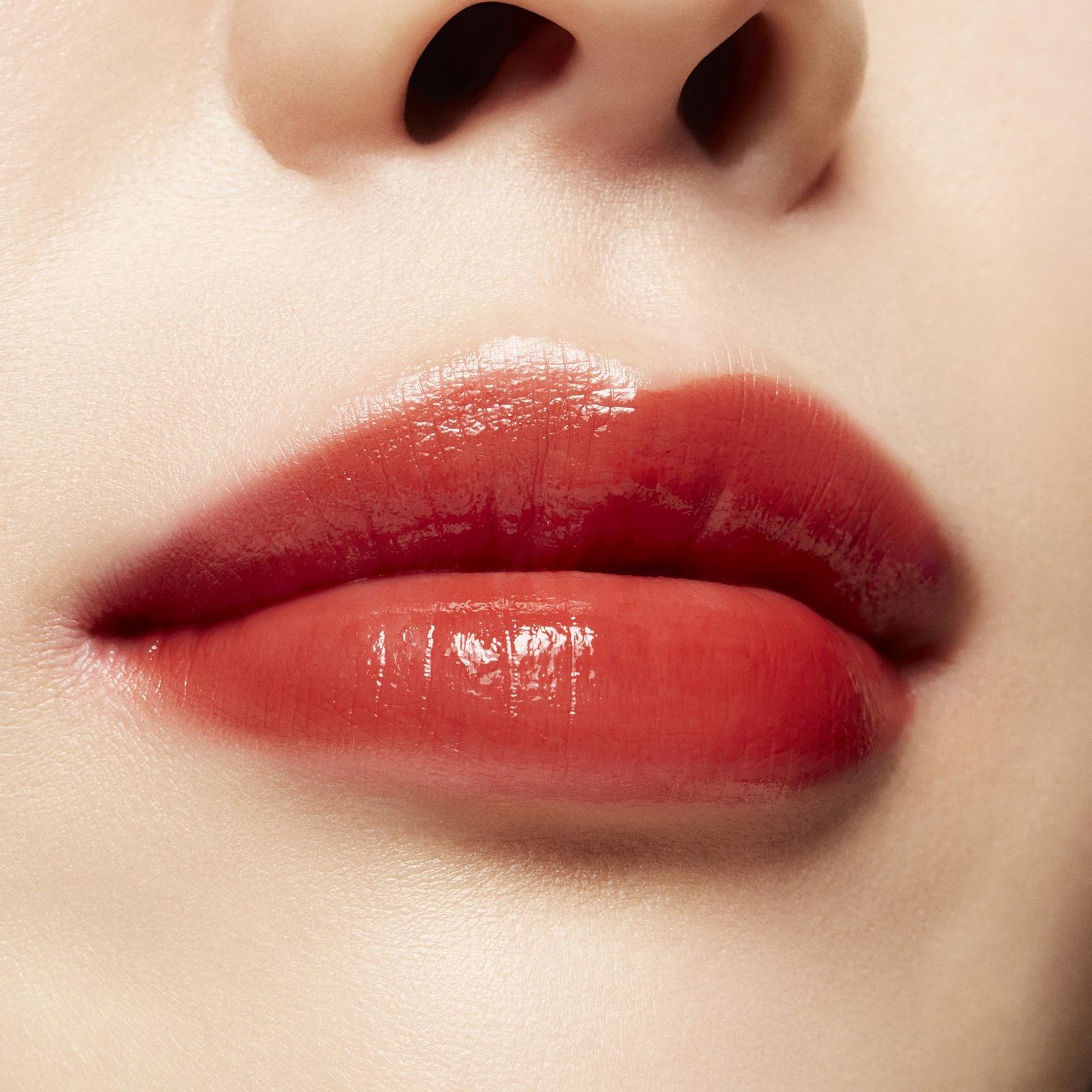 Chili's Crew Lustreglass Lipstick